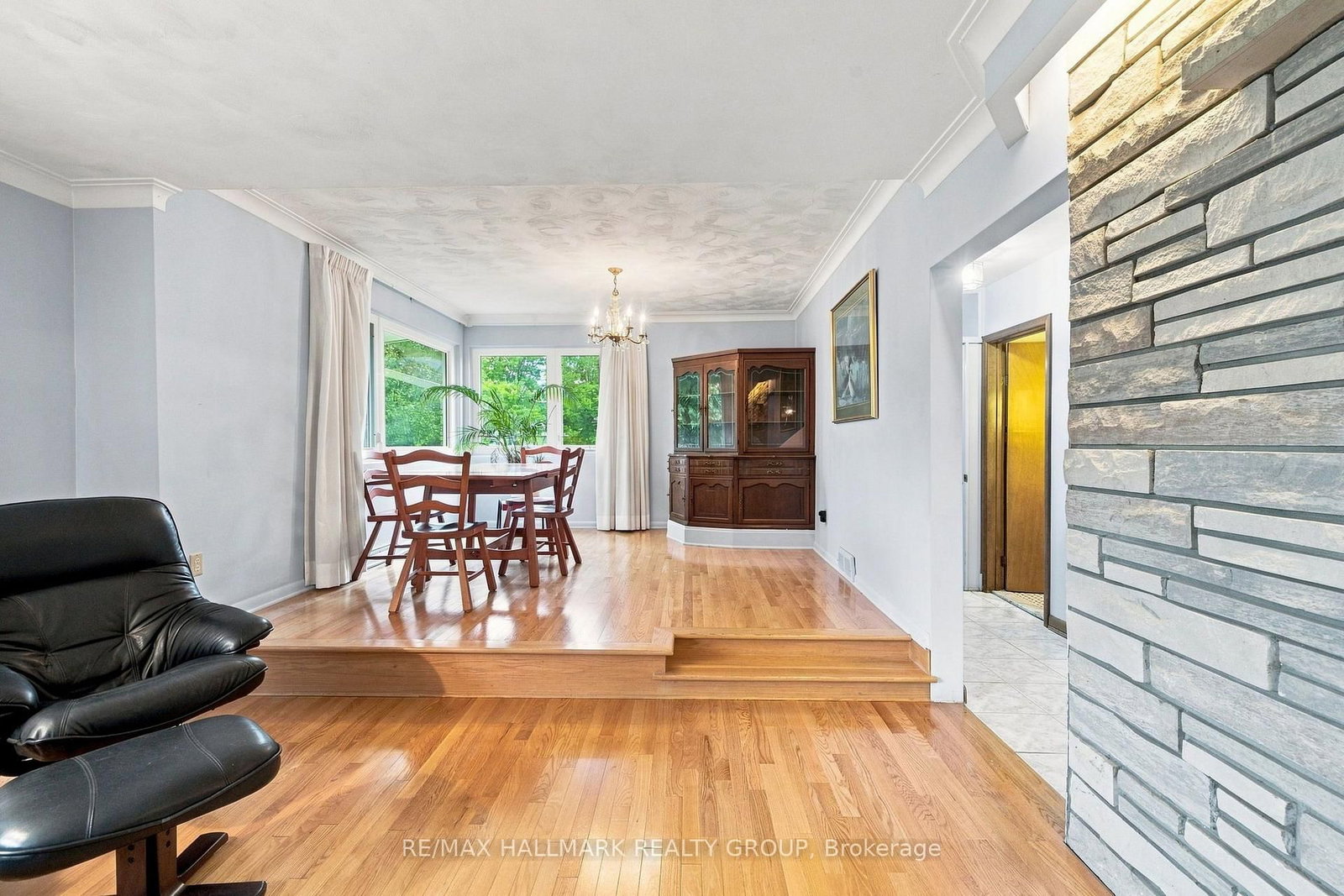855 Mountainview Avenue • Ottawa, ON photo 8