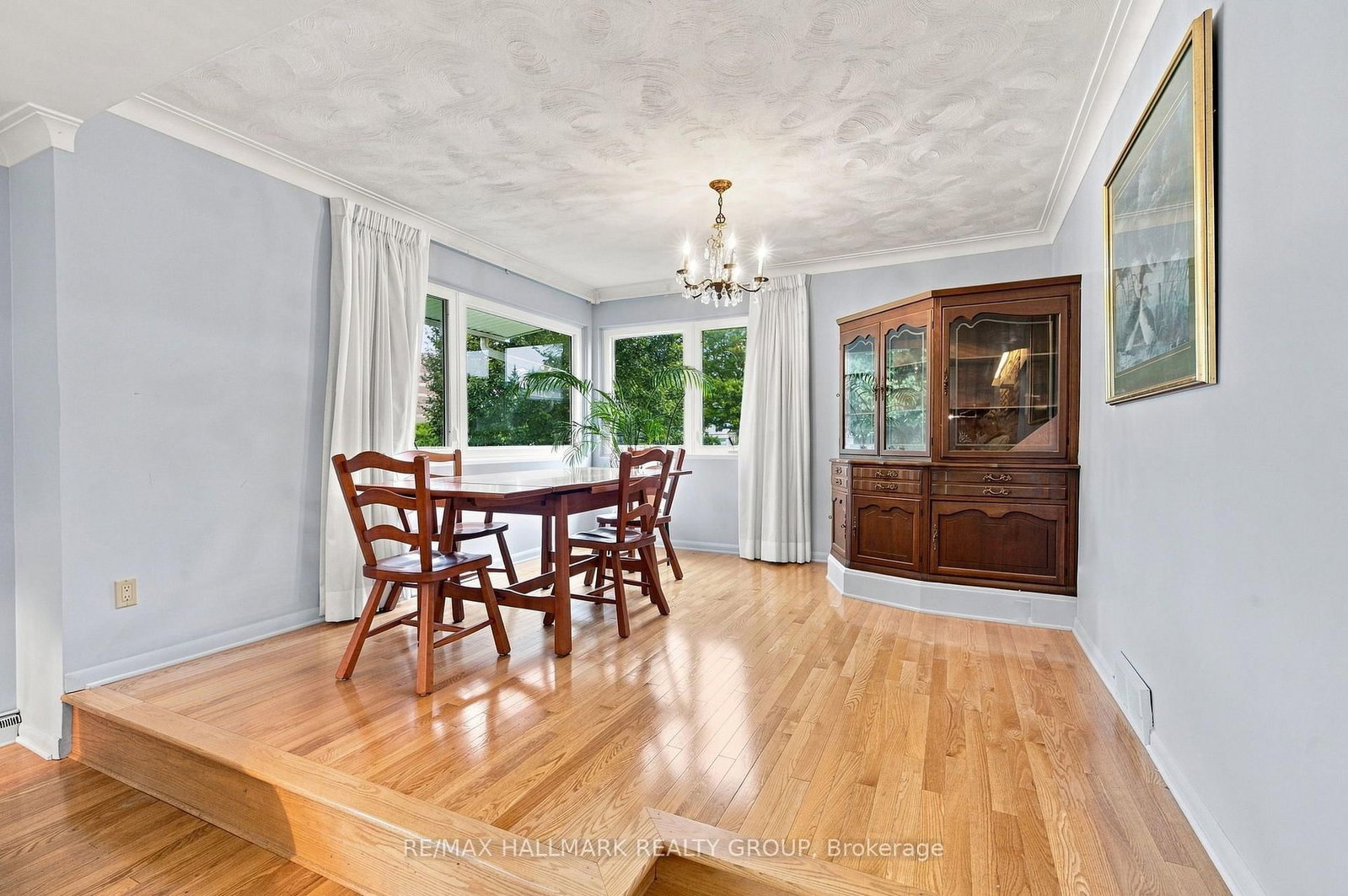855 Mountainview Avenue • Ottawa, ON photo 9