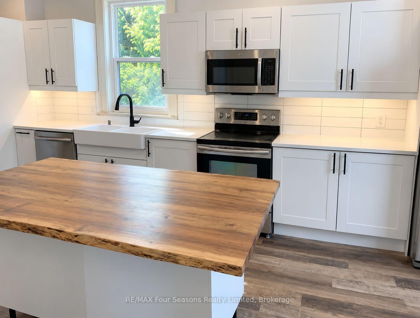 128 Denmark Street • Meaford, ON photo 4