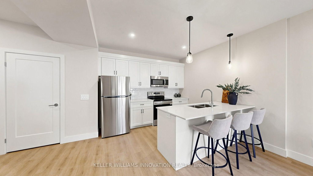 935 Twamley Street W 2