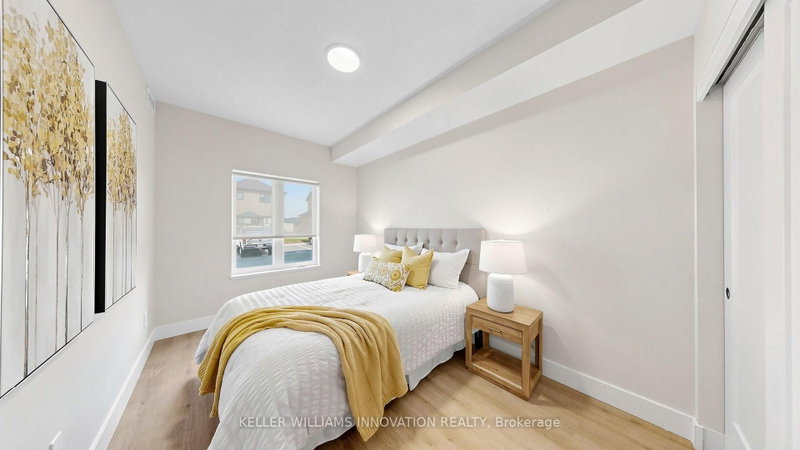 935 Twamley Street W