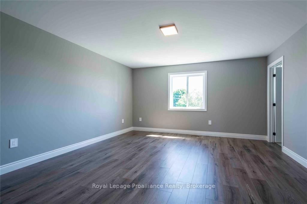19 Primrose Cres, Belleville, view 11