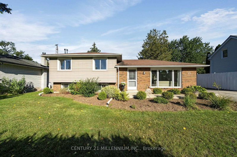 27 Dundas Street W