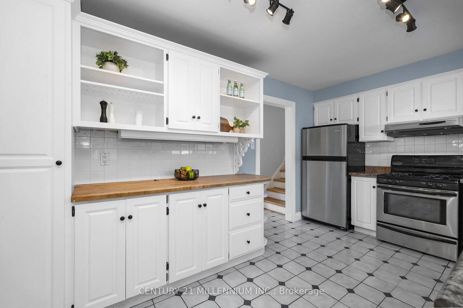 27 Dundas Street W • Erin, ON photo 18