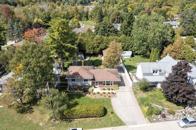 27 Dundas Street W • Erin, ON photo 2