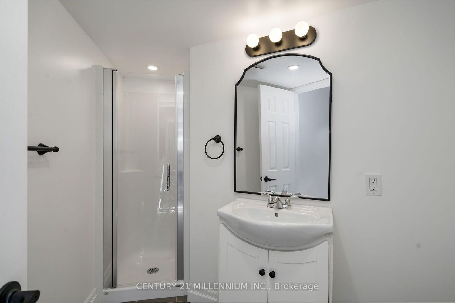 27 Dundas Street W • Erin, ON photo 31