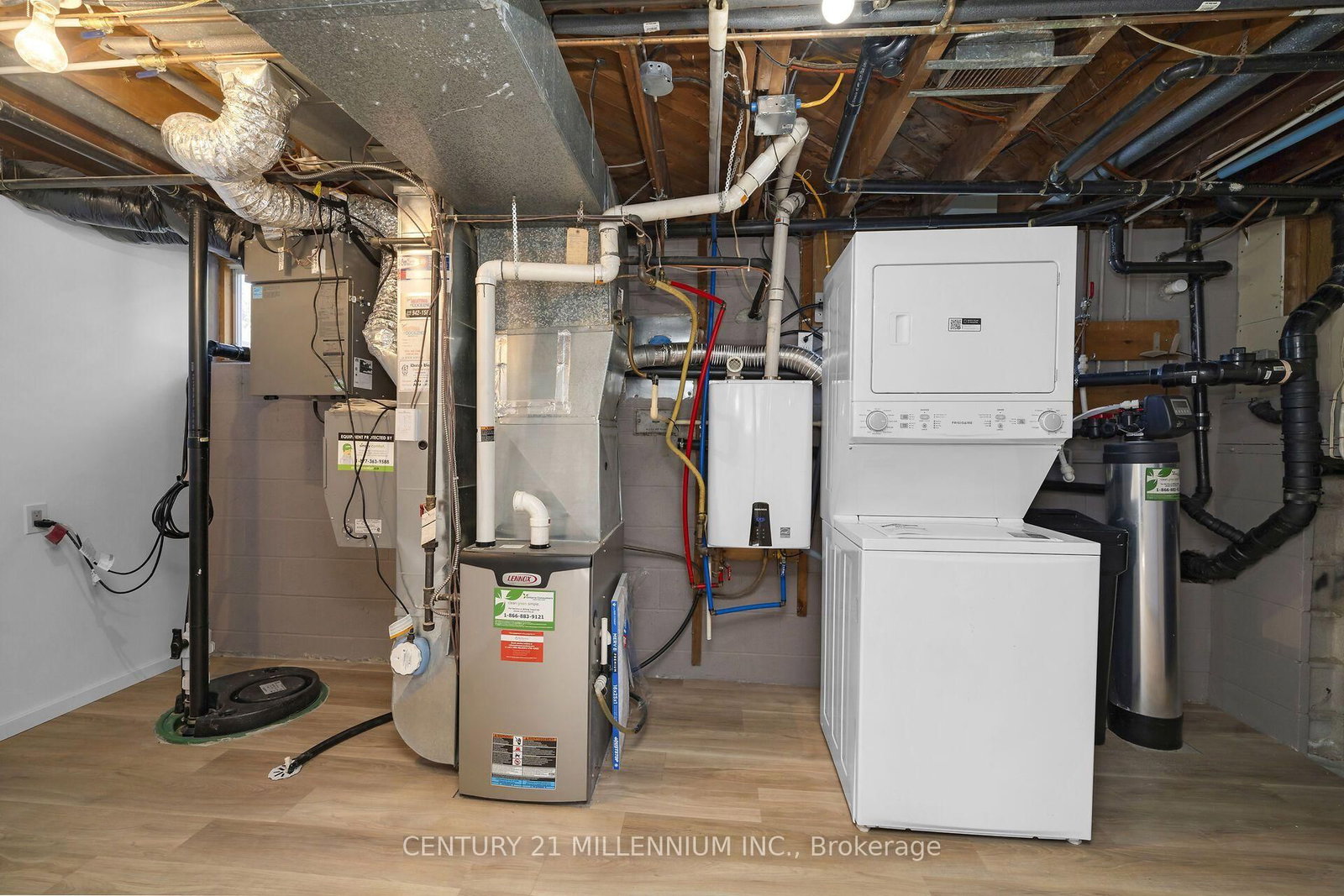 27 Dundas Street W • Erin, ON photo 32