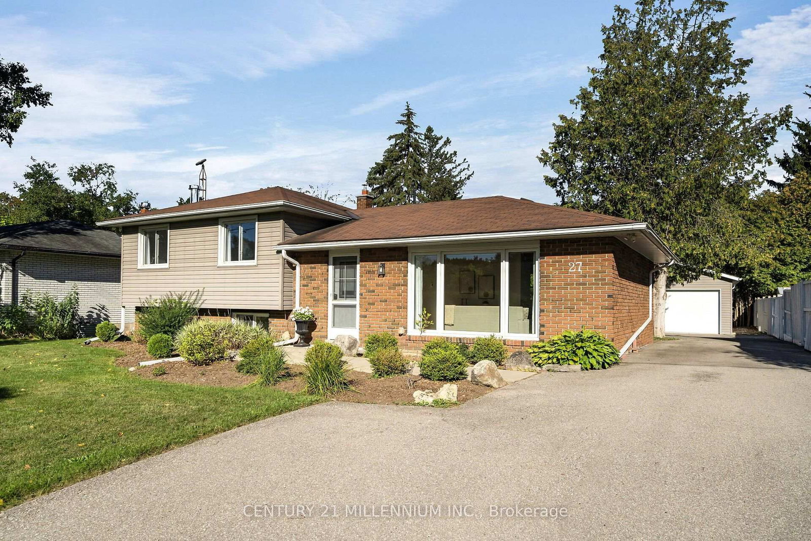 27 Dundas Street W • Erin, ON photo 5