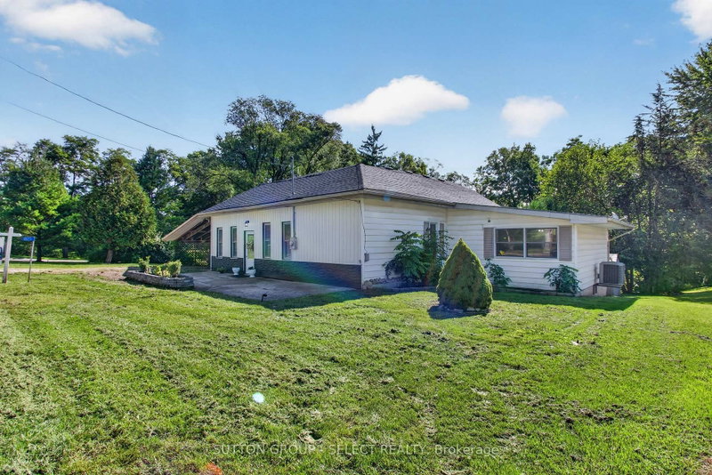 1825 Longwoods Dr photo 4