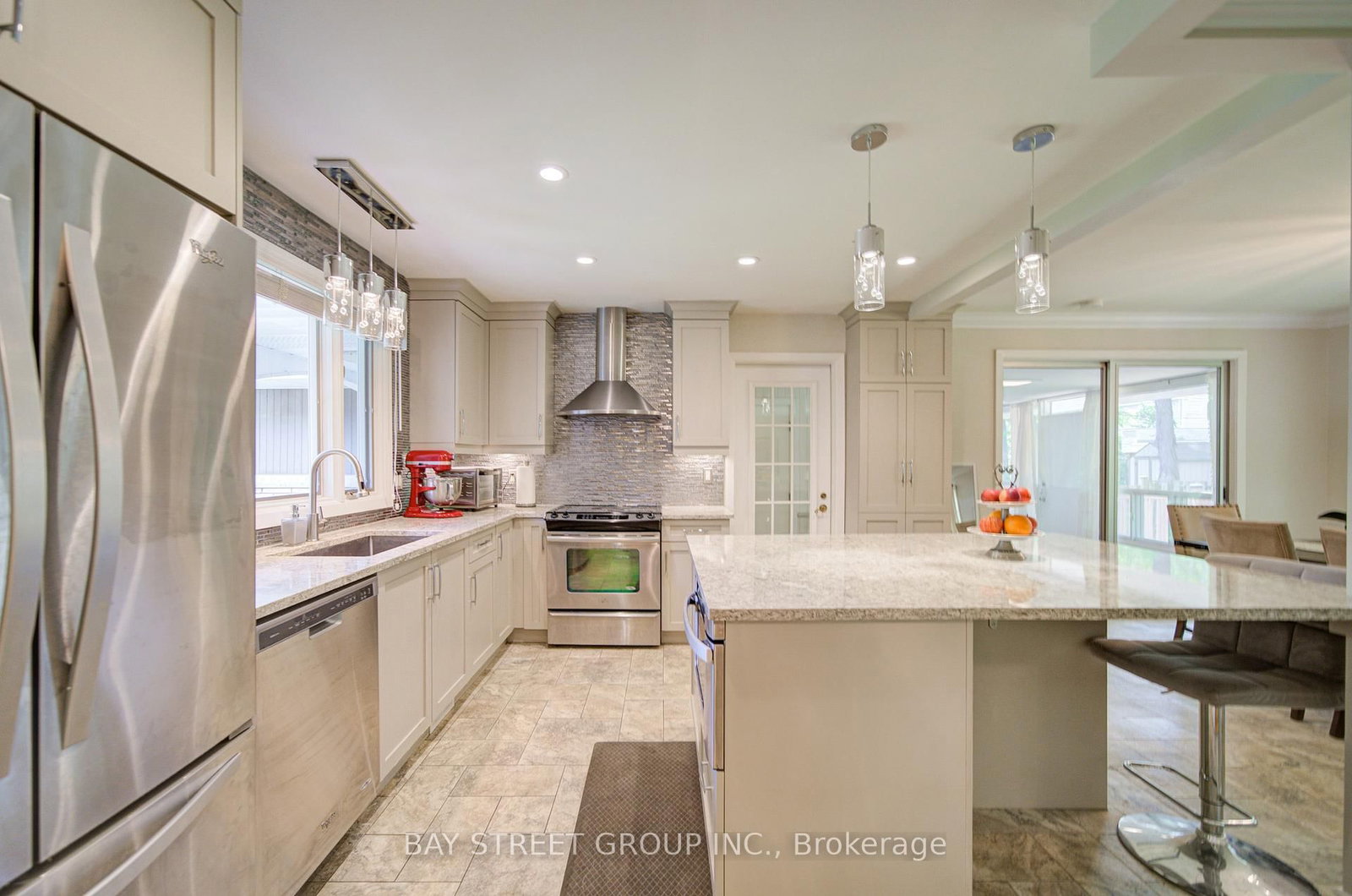 88 MARSDALE Drive • St. Catharines, ON photo 16