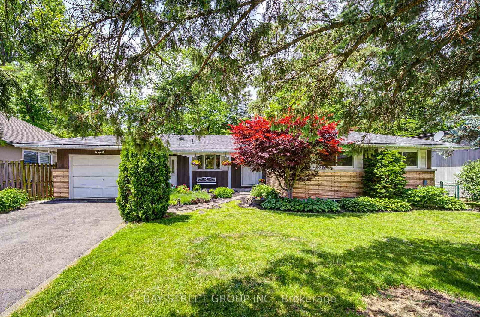 88 MARSDALE Drive • St. Catharines, ON photo 3