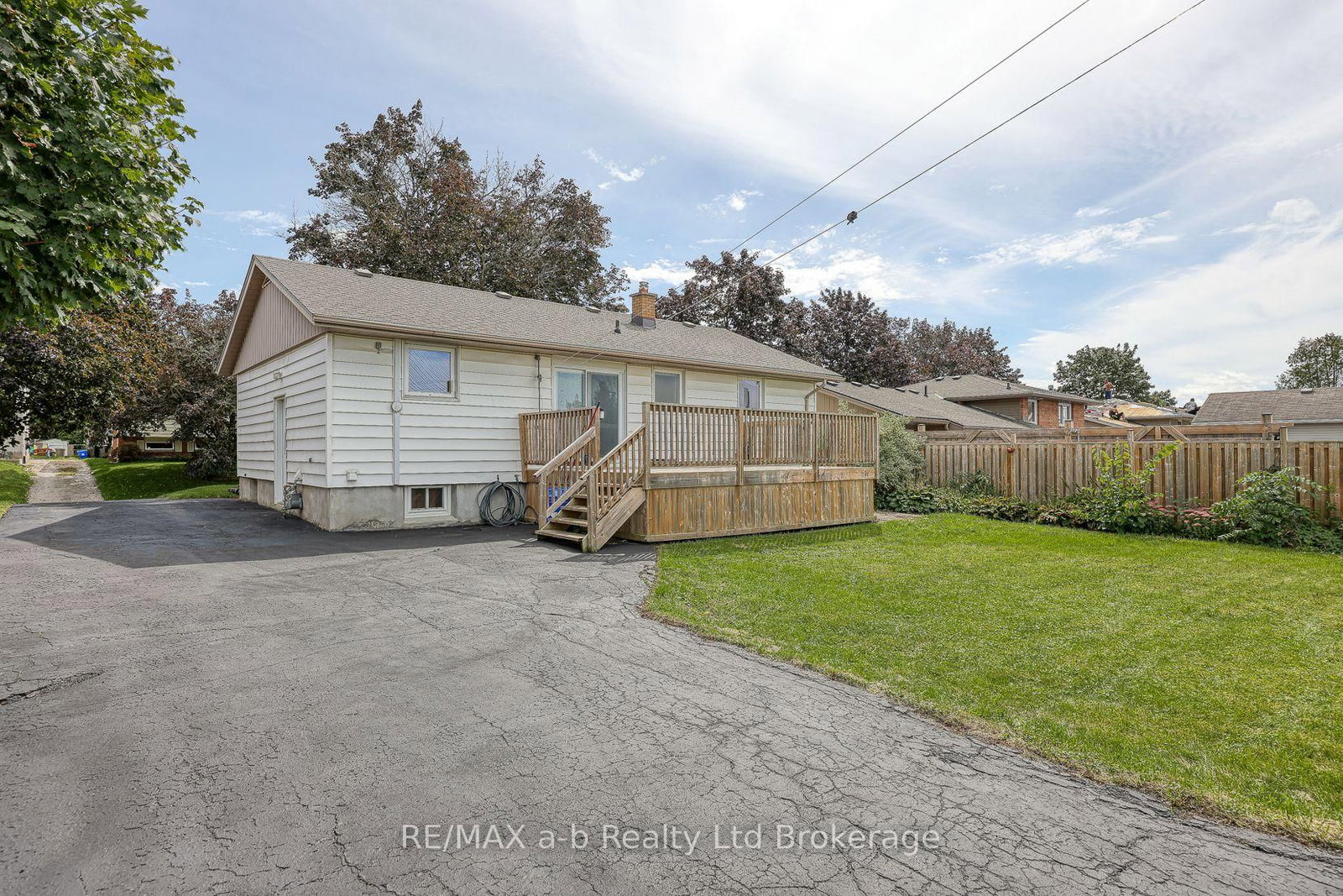 26 Glenn Avenue • Ingersoll, ON photo 8