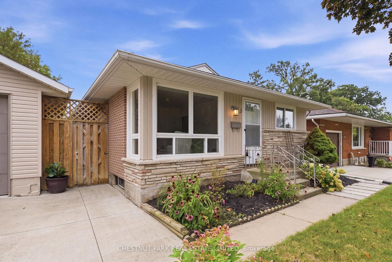 43 Alison Avenue • Cambridge, ON photo 2