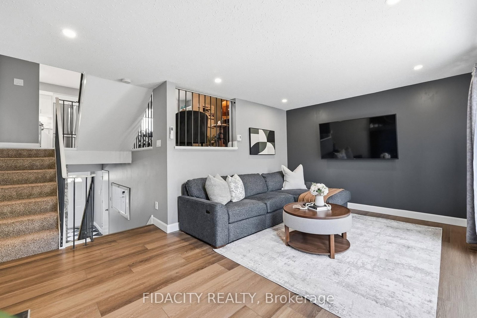 320 Stowe Court • #151 • Ottawa, ON photo 4