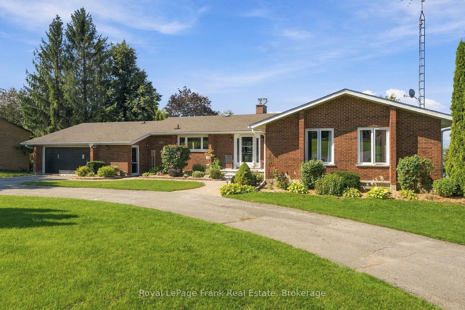 61 Bluewater Avenue • Kawartha Lakes, ON photo 3