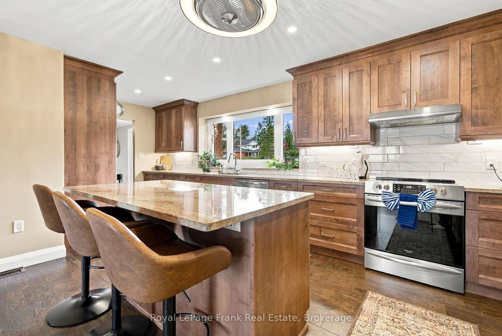 61 Bluewater Avenue • Kawartha Lakes, ON photo 9