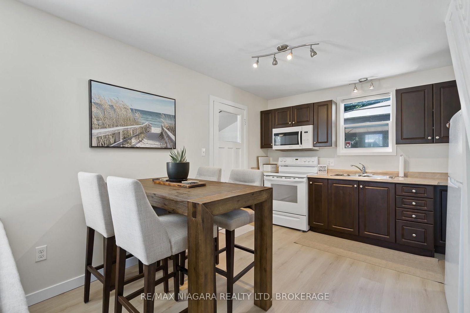 75 KNOLL Street • Port Colborne, ON photo 5