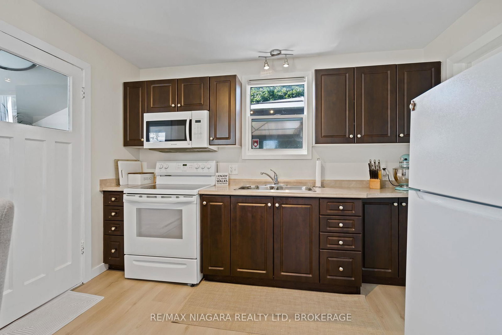 75 KNOLL Street • Port Colborne, ON photo 6