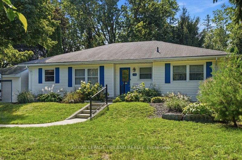 15 Medway Crescent
