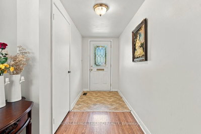 15 Medway Crescent • London North, ON photo 2