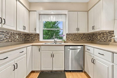 15 Medway Crescent • London North, ON photo 5