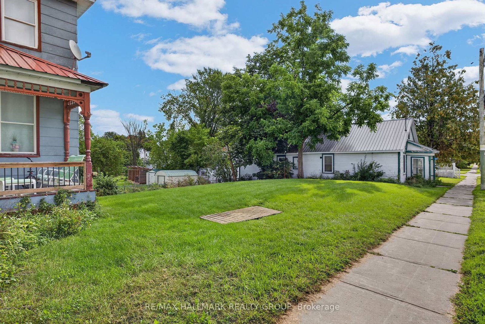 98 North Street • Lanark, ON photo 3
