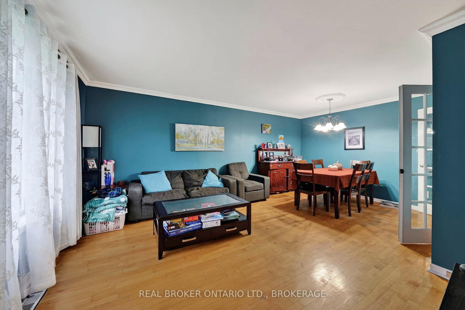 858 Chelsea Crescent • Cornwall, ON photo 3