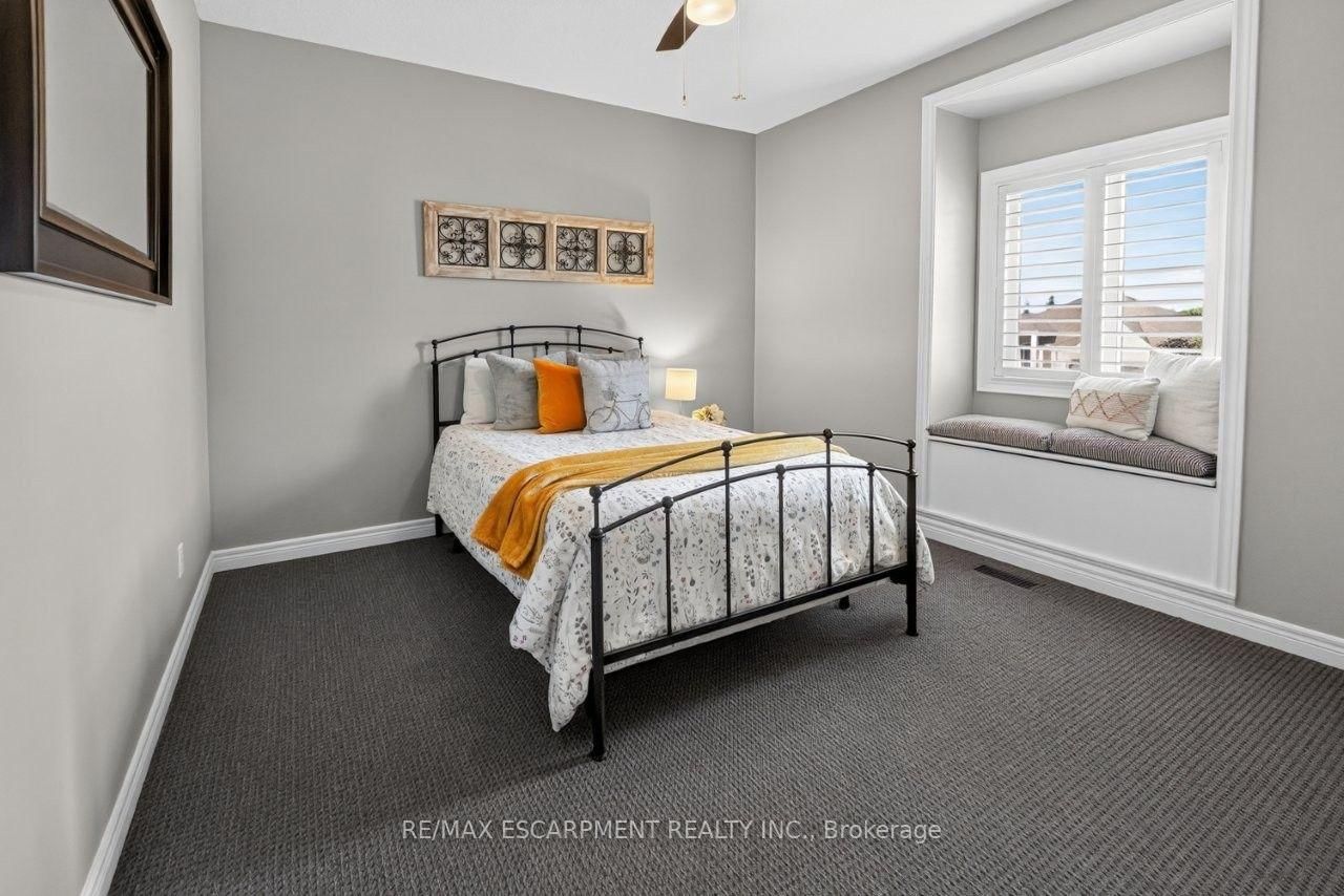 126 Dorchester Drive • Grimsby, ON photo 19
