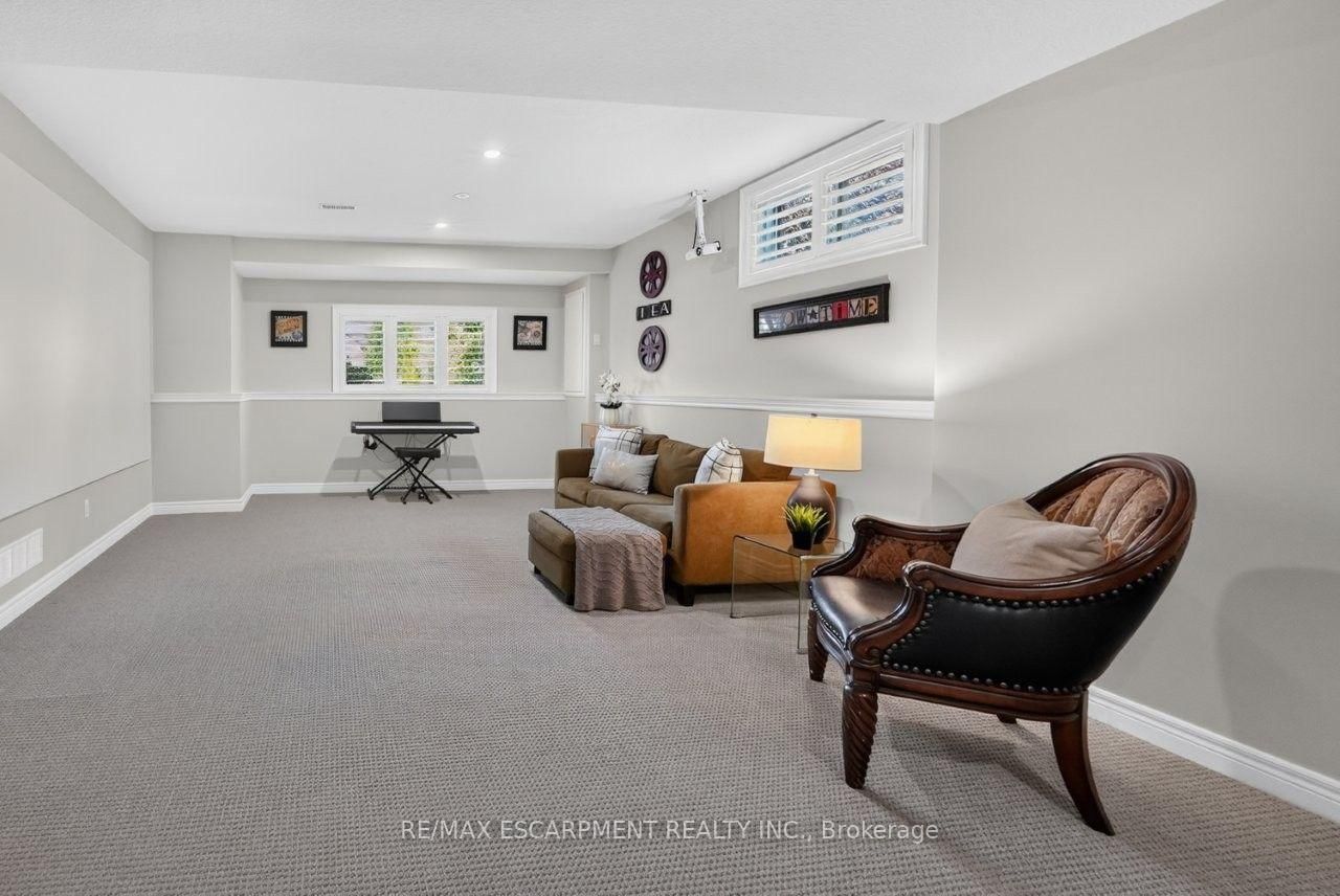 126 Dorchester Drive • Grimsby, ON photo 22