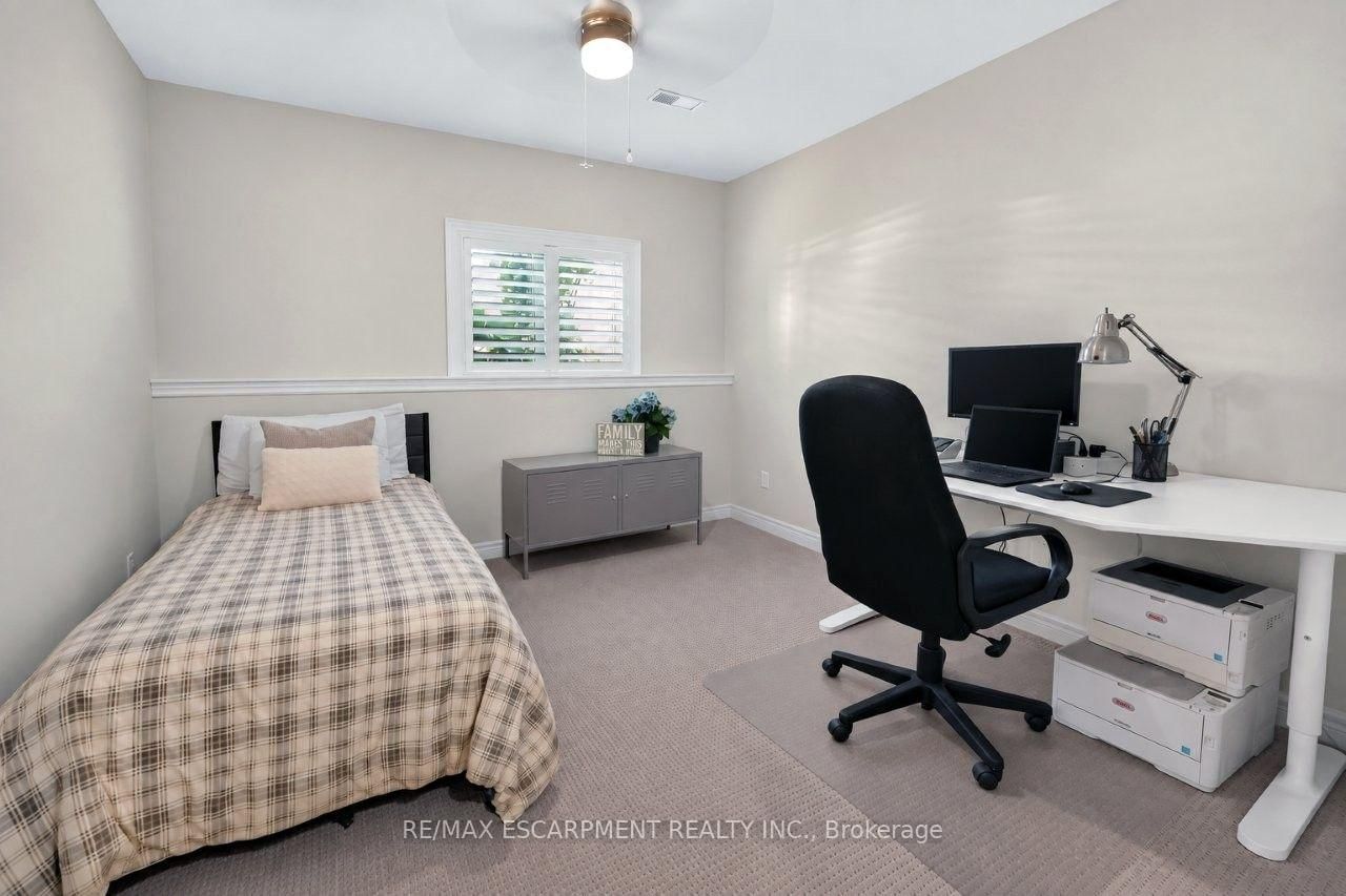 126 Dorchester Drive • Grimsby, ON photo 24
