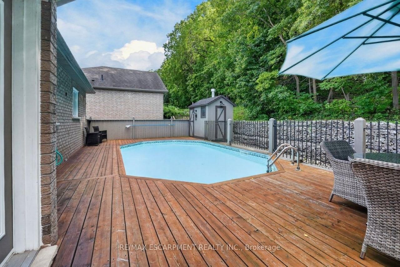 126 Dorchester Drive • Grimsby, ON photo 29