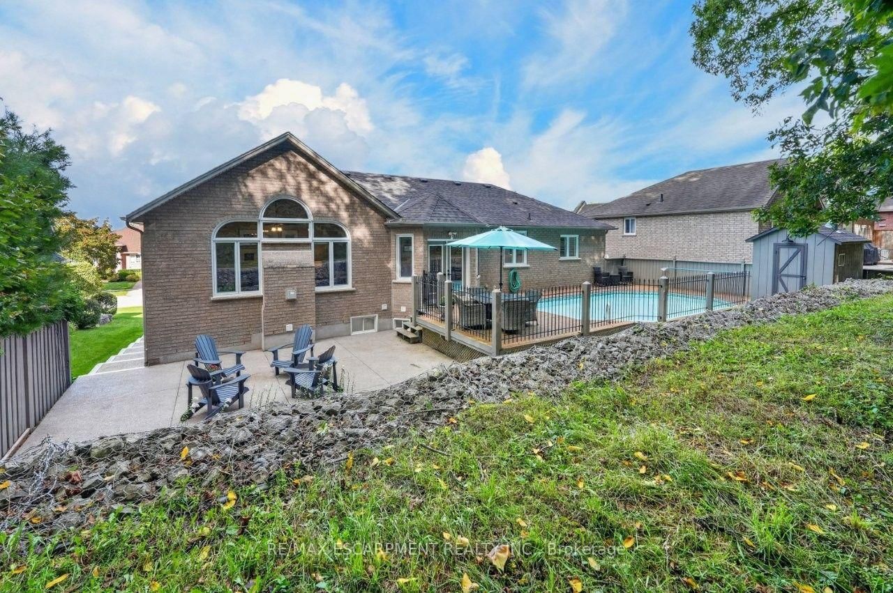 126 Dorchester Drive • Grimsby, ON photo 4