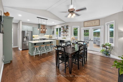 126 Dorchester Drive • Grimsby, ON photo 8