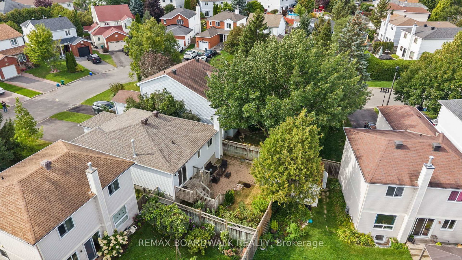 1497 Roberval Avenue • Ottawa, ON photo 36