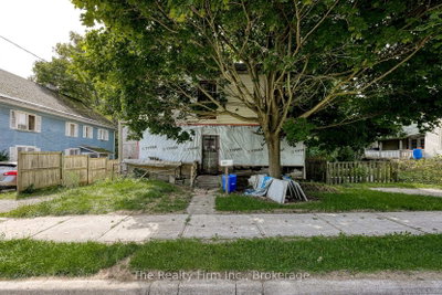 167 John Street • Ingersoll, ON photo 2