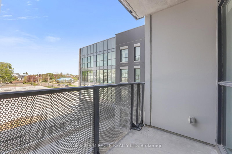 320 - 1333 Weber Street E