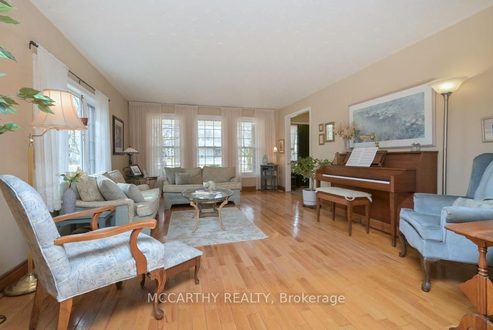 11 Lynda Avenue • Mono, ON photo 8