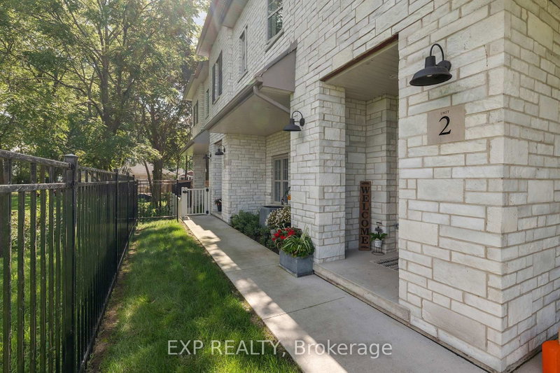 2 - 29 Cyclone Way E