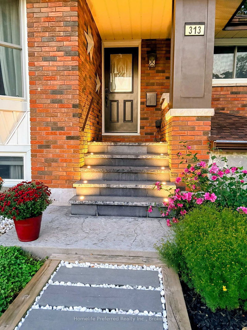 313 Lindan Avenue