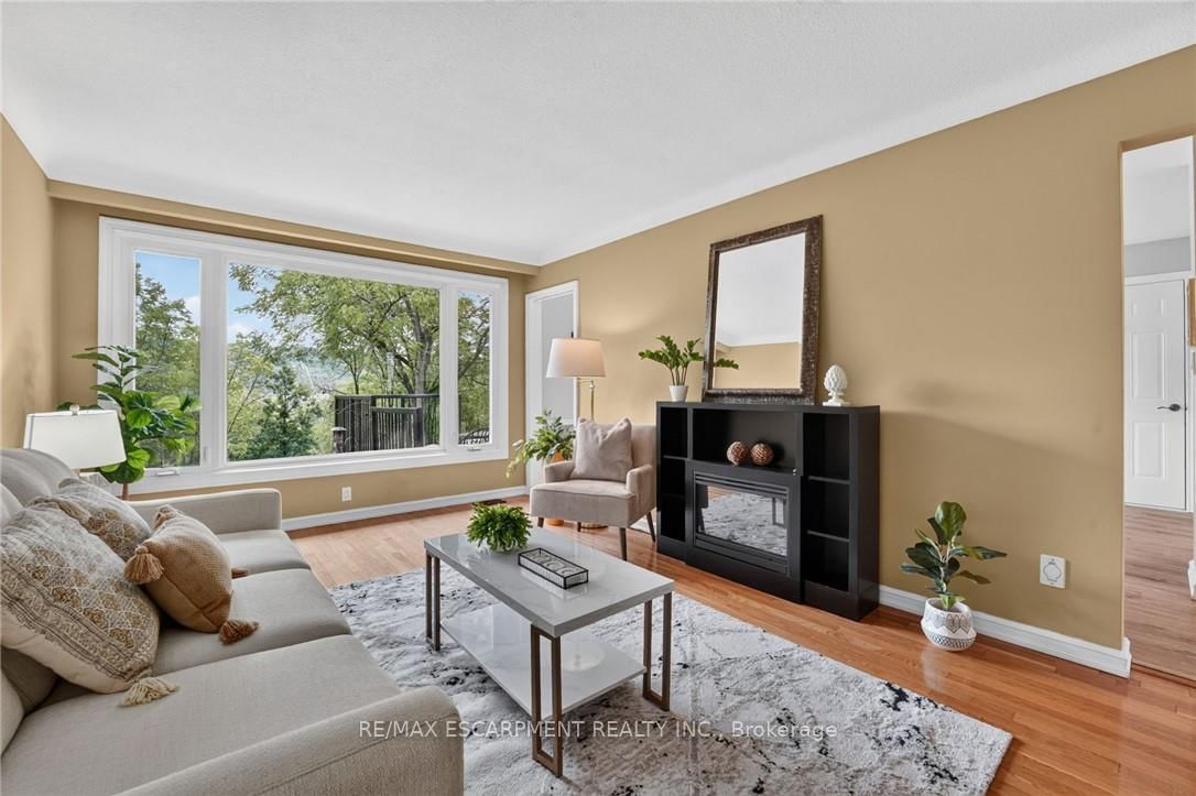 16 Elk Street • St. Catharines, ON photo 11