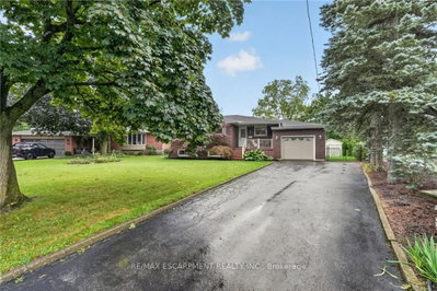 16 Elk Street • St. Catharines, ON photo 3