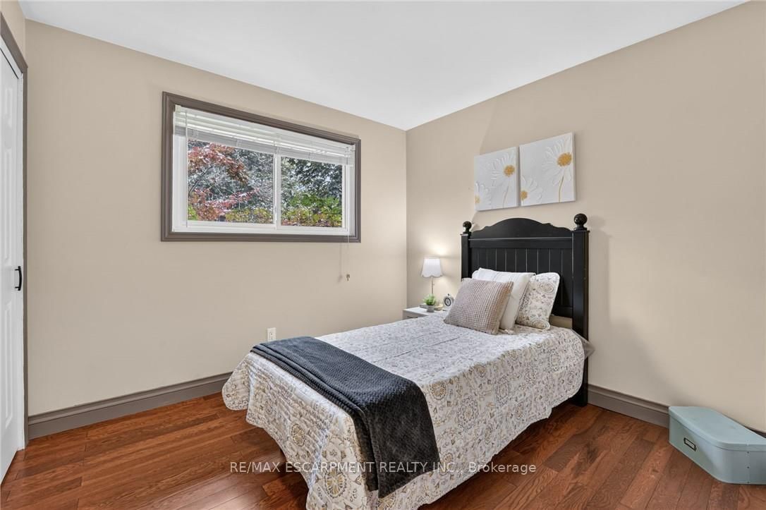 16 Elk Street • St. Catharines, ON photo 23