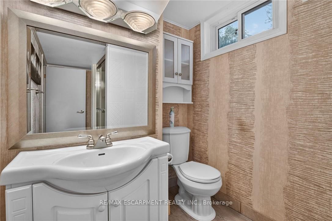 16 Elk Street • St. Catharines, ON photo 36