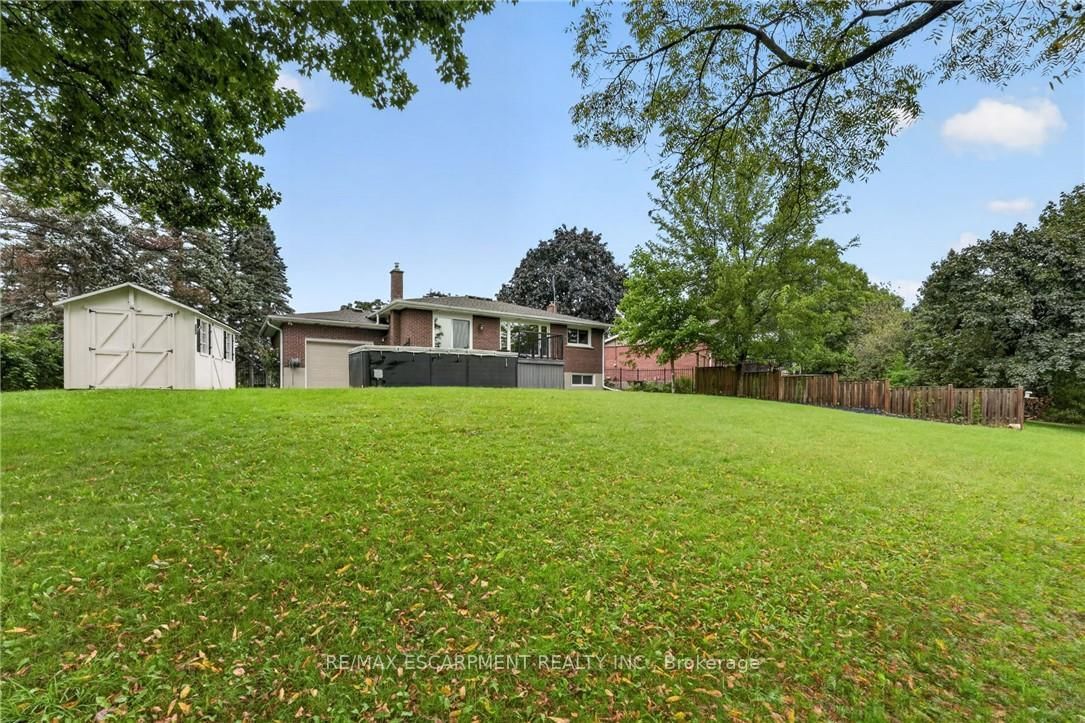 16 Elk Street • St. Catharines, ON photo 6