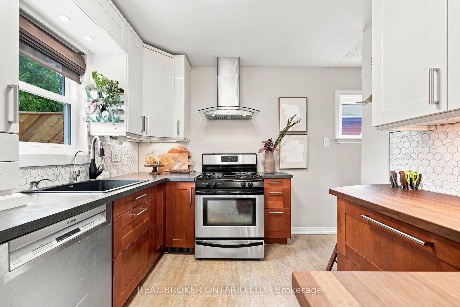 51 Barons Avenue N • Hamilton, ON photo 14