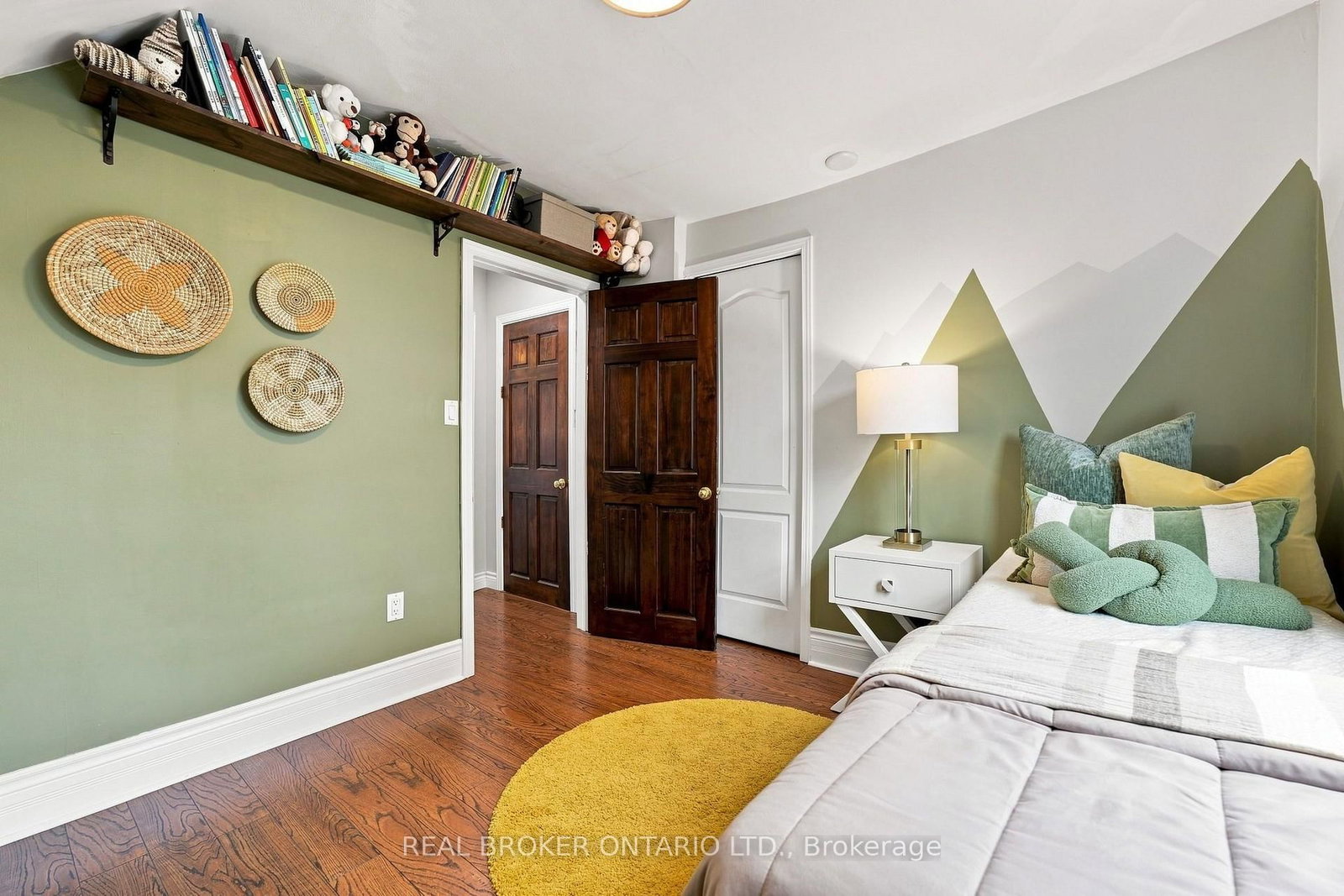 51 Barons Avenue N • Hamilton, ON photo 32