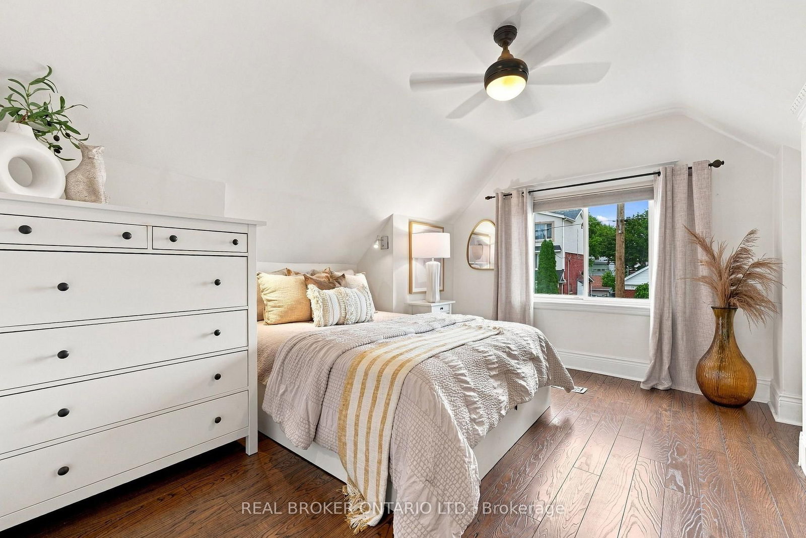 51 Barons Avenue N • Hamilton, ON photo 33