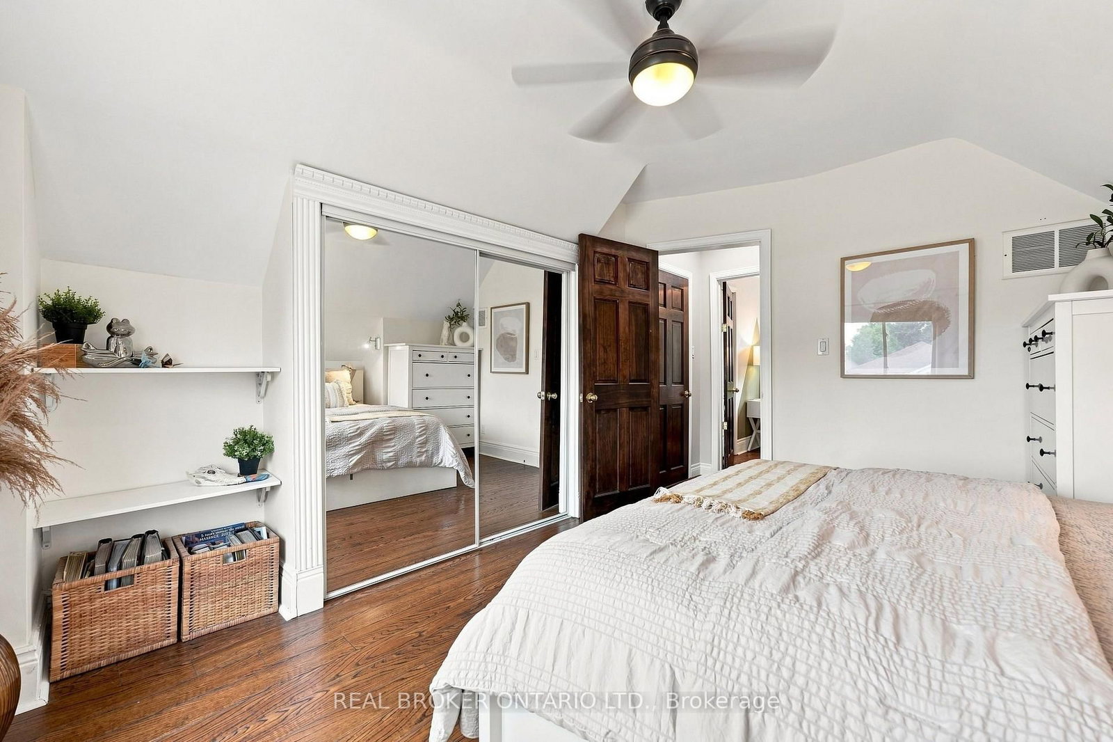 51 Barons Avenue N • Hamilton, ON photo 35