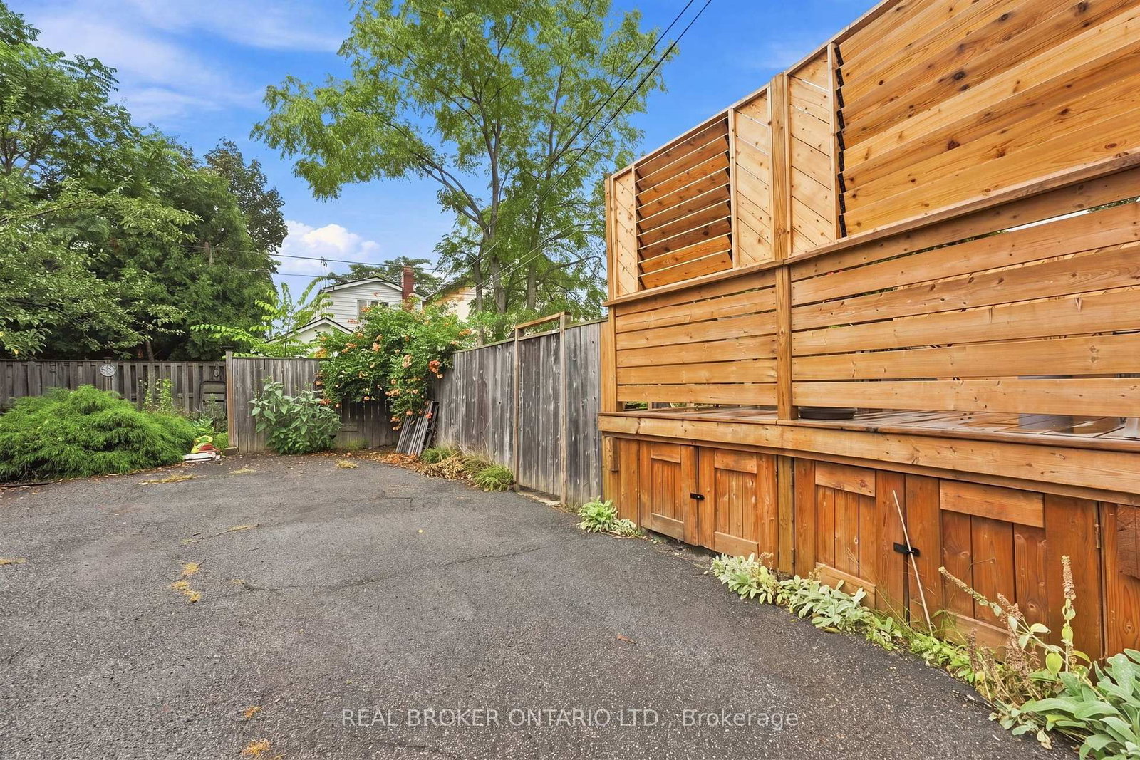 51 Barons Avenue N • Hamilton, ON photo 47