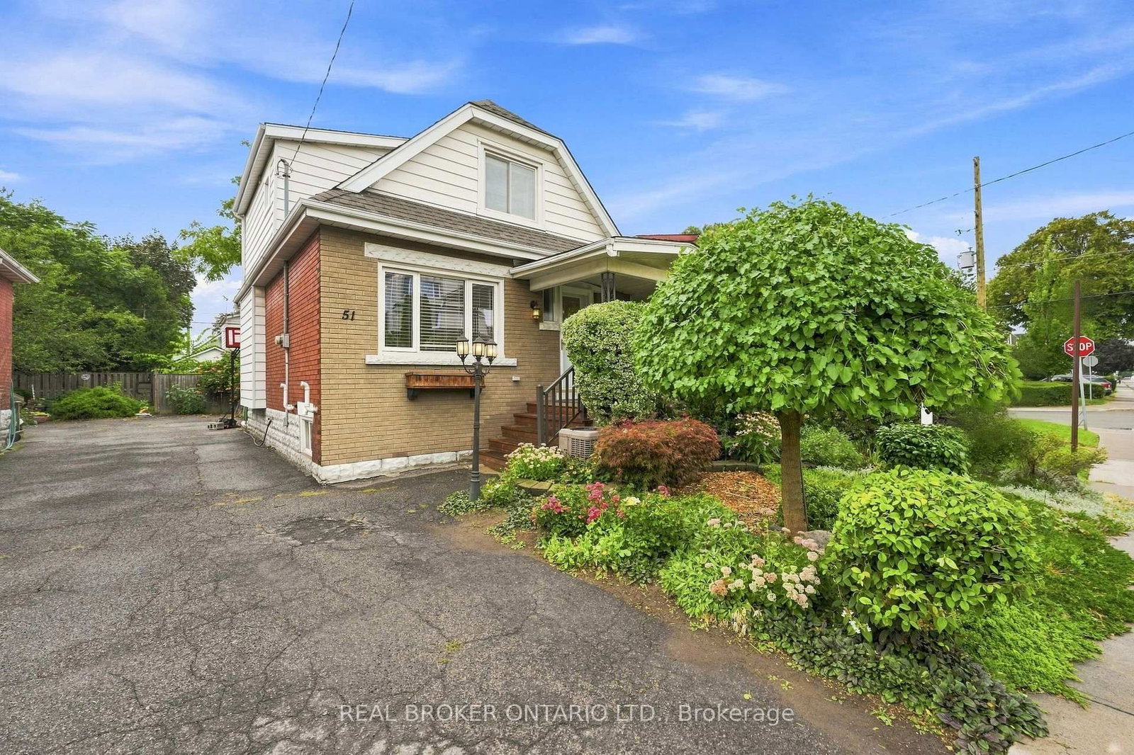 51 Barons Avenue N • Hamilton, ON photo 5